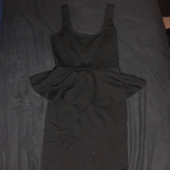 Black mini pendulum dress forever 21 - Picture 2 of 4